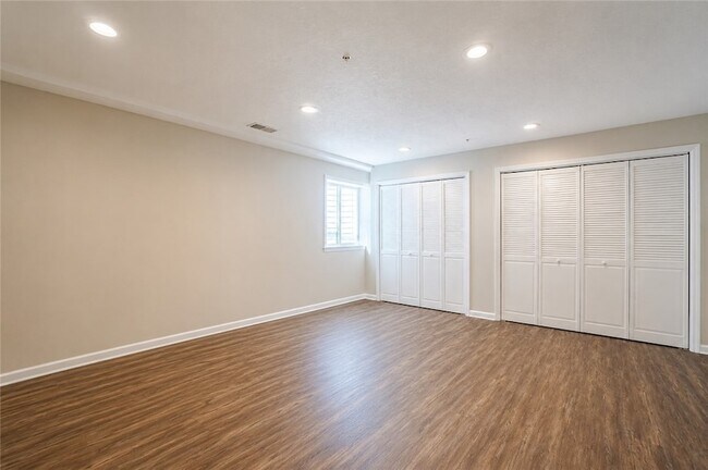 Building Photo - 248 Broadstone Dr