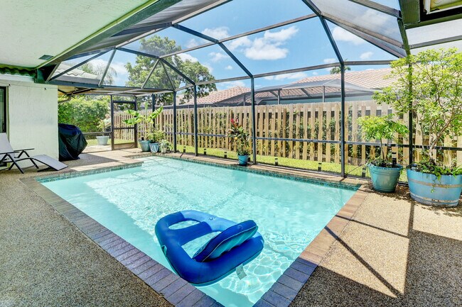 Building Photo - 6833 Bianchini Cir