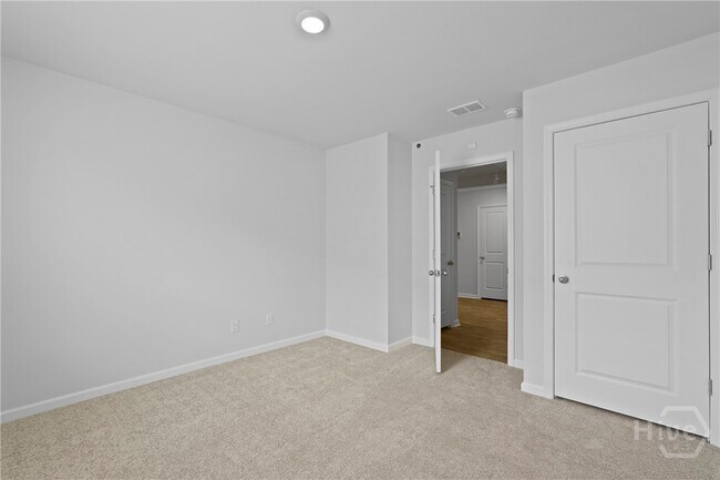 Building Photo - 231 Skylark Rd