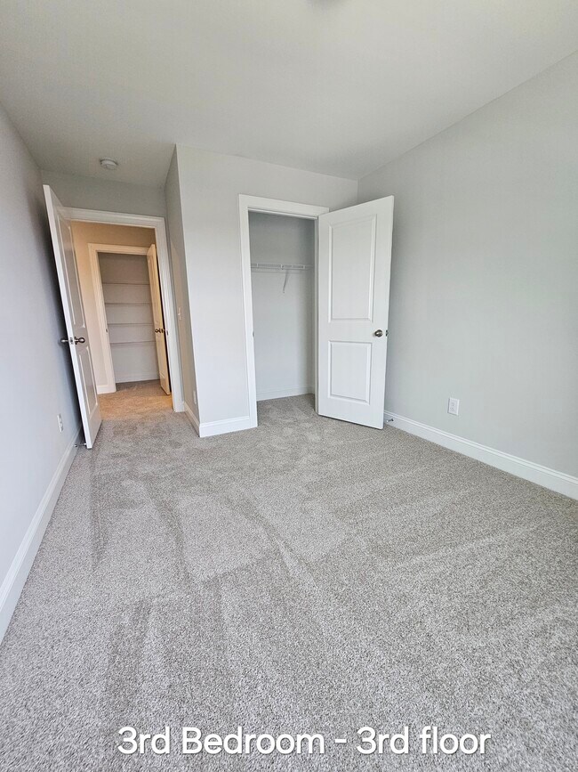 Building Photo - 589 Forestville Rd
