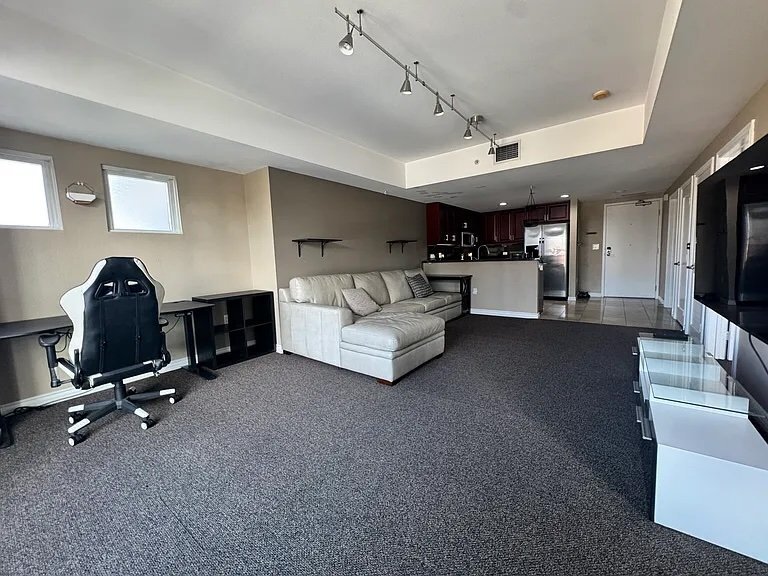 Building Photo - 875 G St