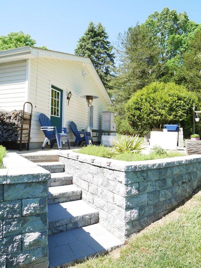Building Photo - Your Next Home Awaits! Single Family Home ...