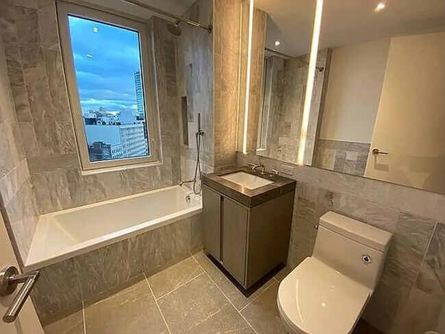 Building Photo - 2 bedroom in Brooklyn NY 11217