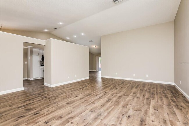 Building Photo - 616 Charing Cross Ct