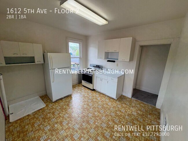 Building Photo - 1612 5th Ave