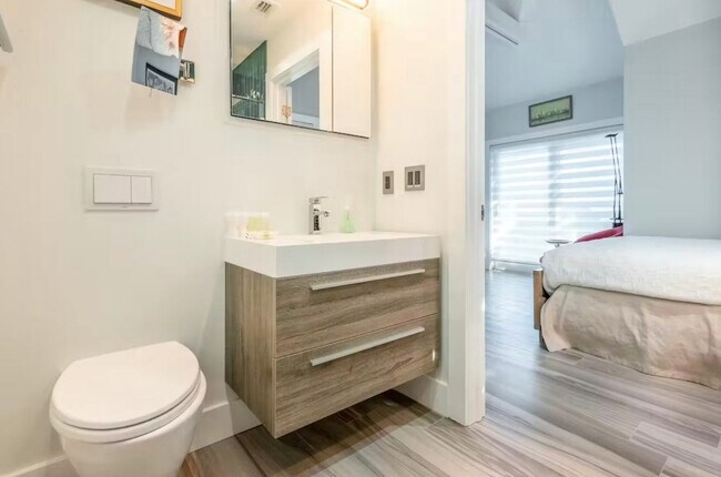 Building Photo - 629 Elizabeth St