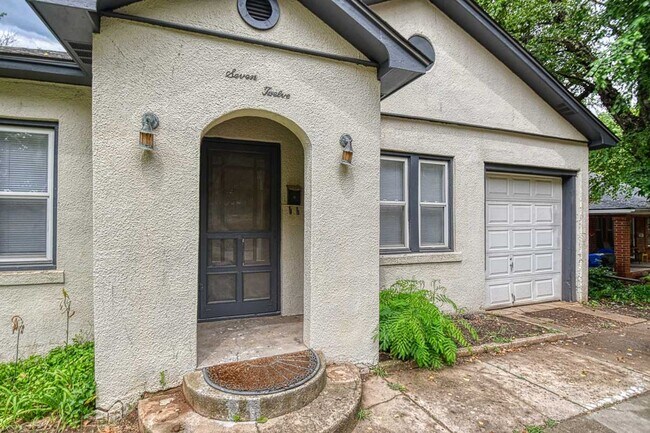 Building Photo - Newly Remodeled Campus Property! Lawn Care Included!