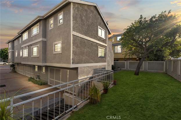 Building Photo - 2607 Vanderbilt Ln