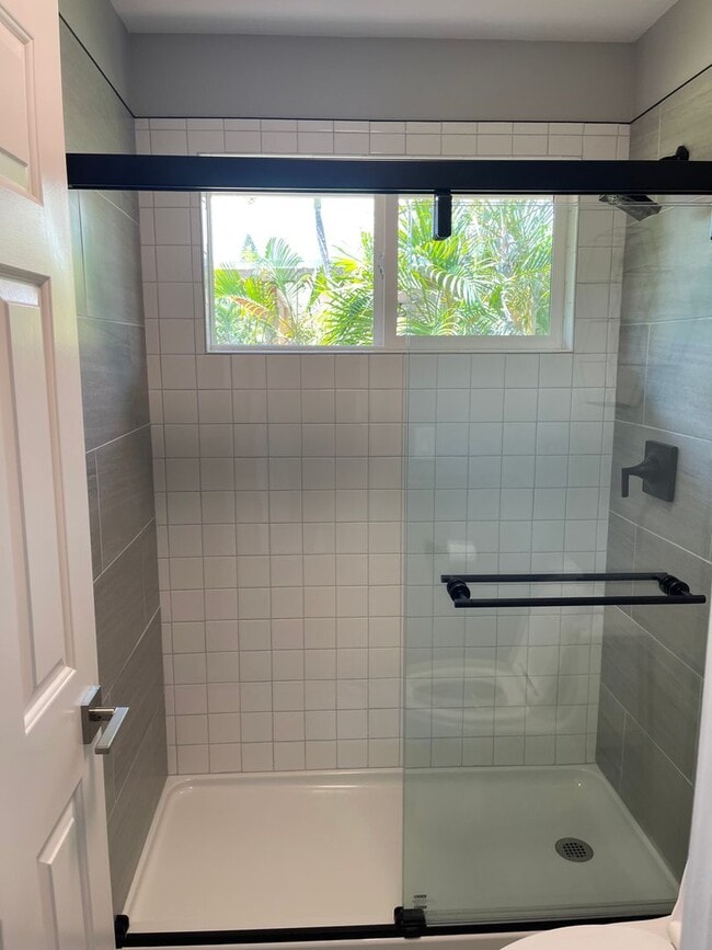 Building Photo - 2745 Puu Hoolai St