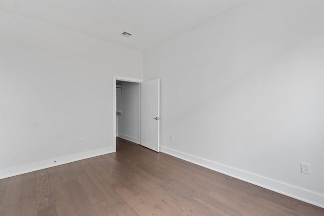 Building Photo - 250 Ave E