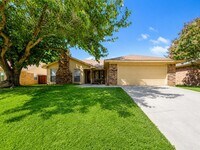 Building Photo - 2217 Parkside Dr