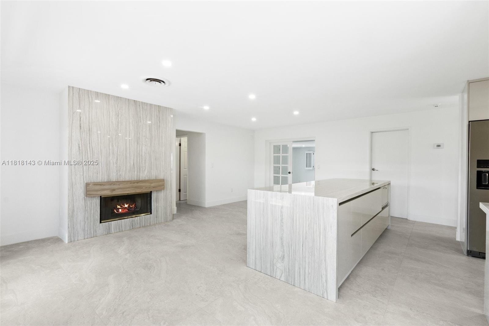 Building Photo - 2070 NE 54th Ct