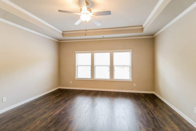 Building Photo - Beautiful 3 Bedroom: Ashton Floorplan
