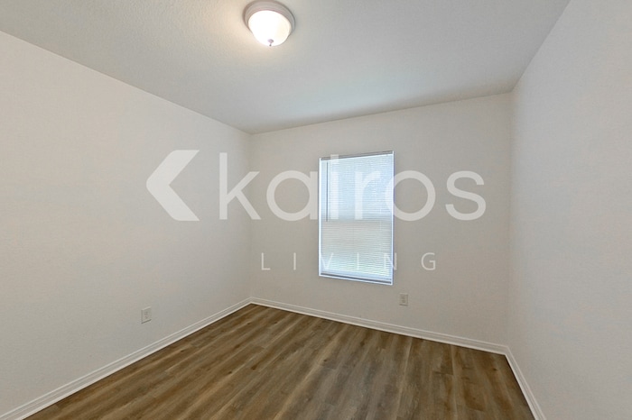 Building Photo - 15743 Del Norte Dr