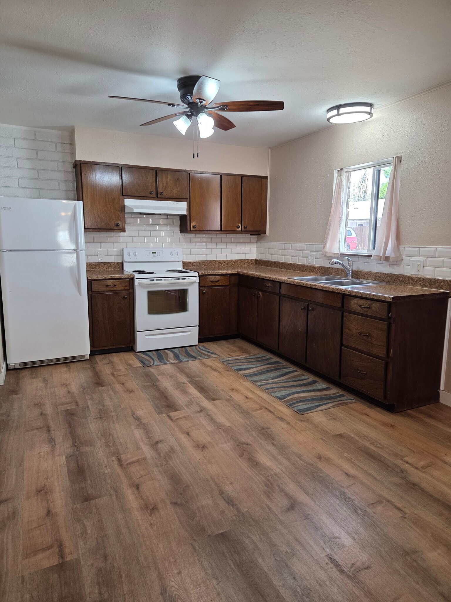 Kitchen with lots of cabinet space - 610 N Orchard Ave