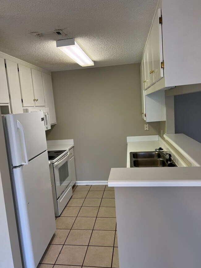 Building Photo - 153 Woodberry Dr