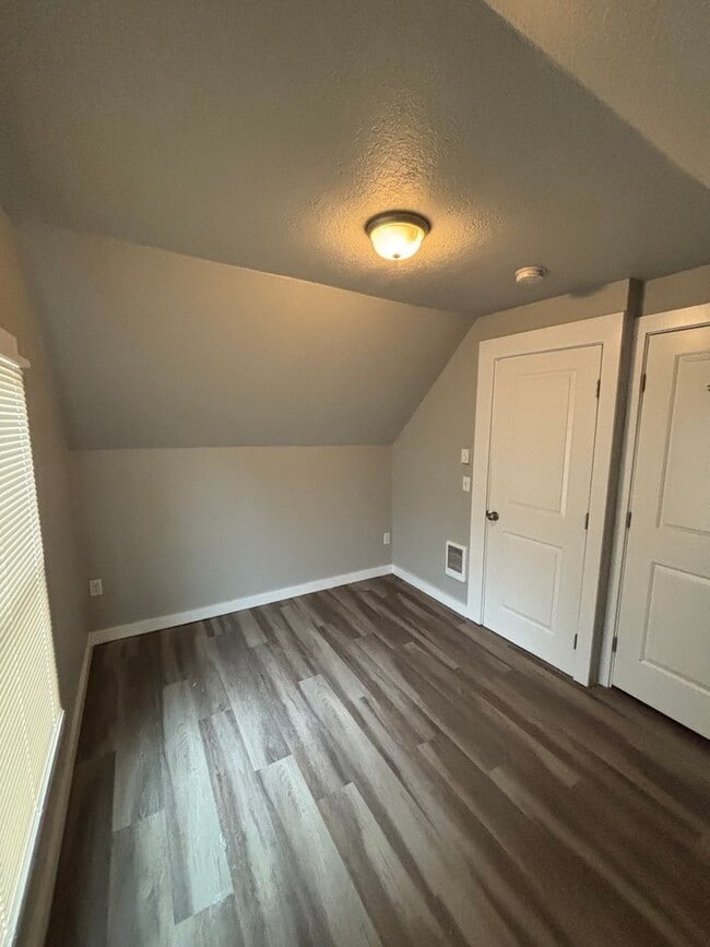 Building Photo - Rare Find! Private Yard + Firepit | Upstairs 1BR with Separate Entrance