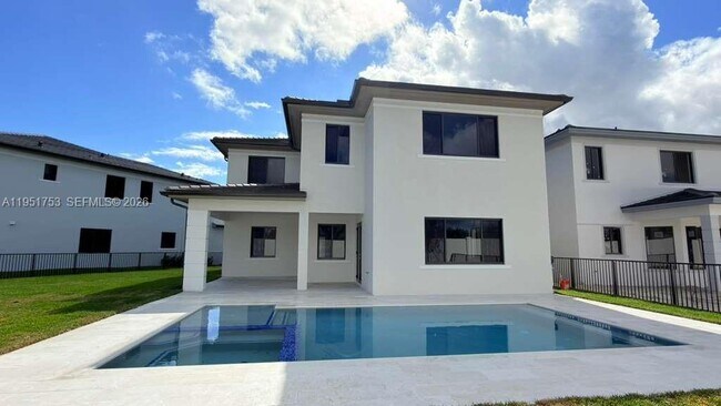 Building Photo - 19700 NE 14th Ave