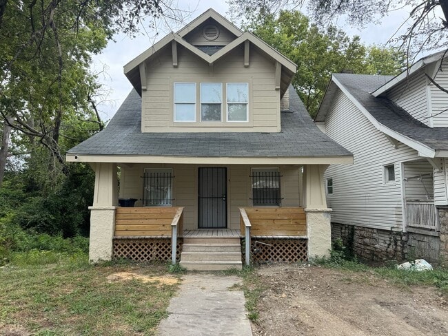 Primary Photo - 3921 Garfield Ave