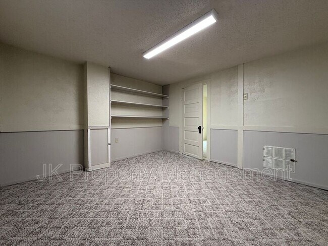 Building Photo - 2716 Central Ave