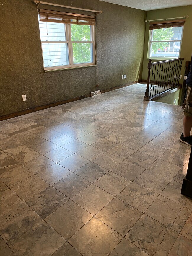 Upstairs living area - 3137 W 20th Ave