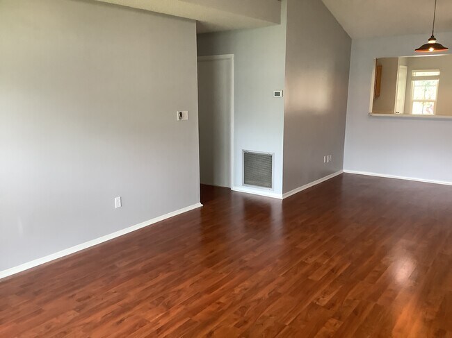 Building Photo - 1127 Shaffer Trl