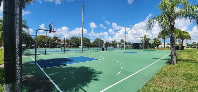 Building Photo - 5215 Coquina Key Dr SE