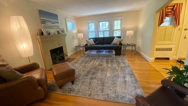 Building Photo - 297 Walnut St