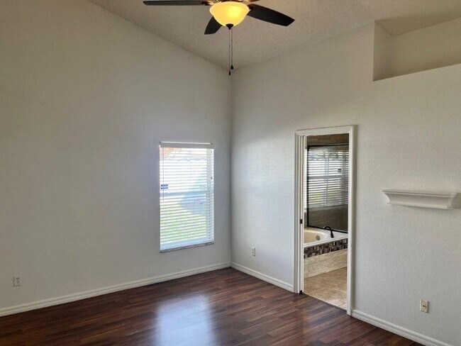 Building Photo - 5721 Rywood Dr