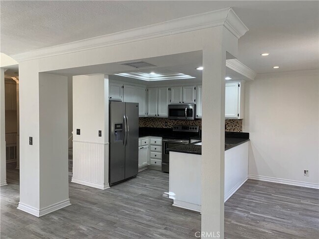 Building Photo - 24862 Vista Rancho