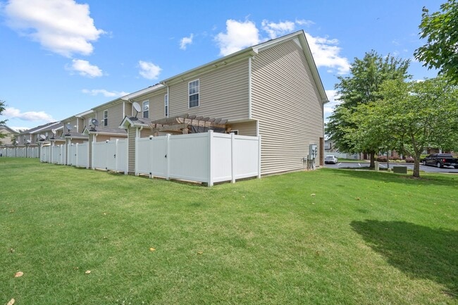 Building Photo - 2128 Victory Gallop Ln