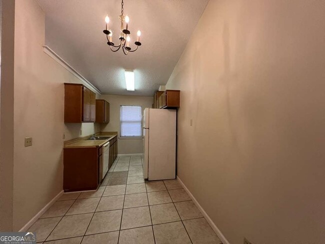 Building Photo - 155 E Lakemont Dr