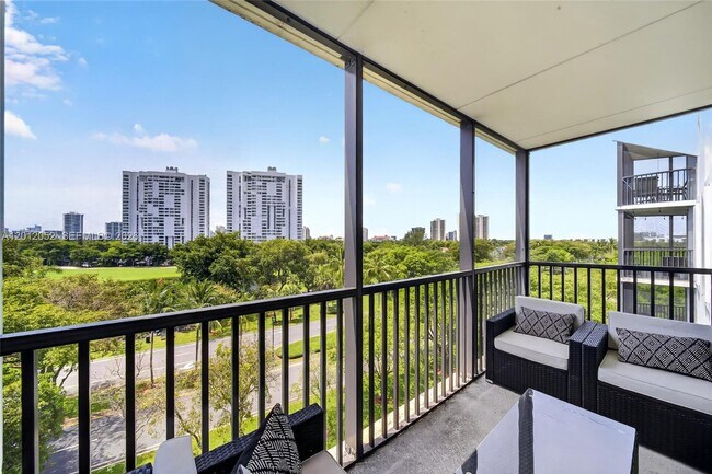 Building Photo - 3401 N Country Club Dr