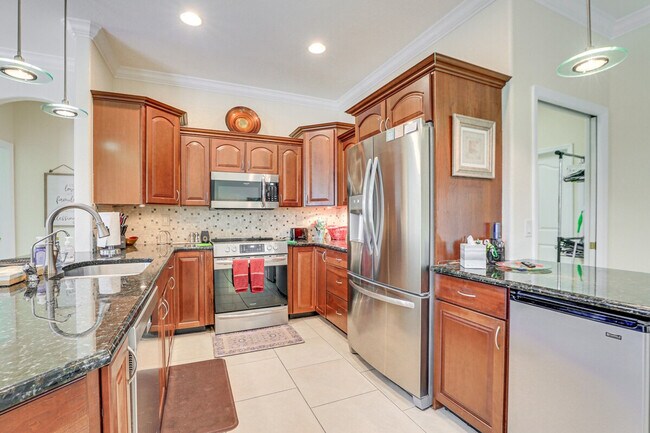 Building Photo - 1488 N Lavina St