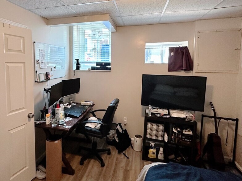 Building Photo - 10 Colebrook St