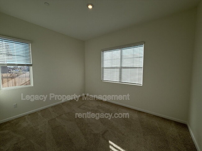 Building Photo - 8283 Humble Ct