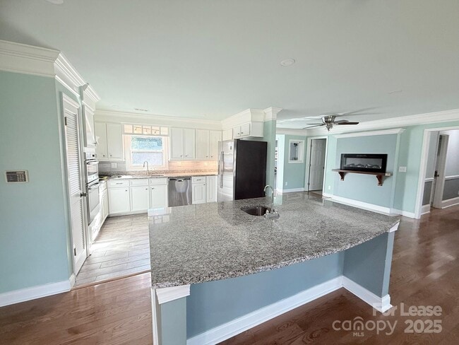 Building Photo - 6124 Williams Rd