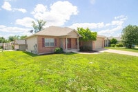 Building Photo - 208 Jackal Dr