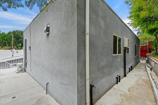 Building Photo - 412 Sinclair Ave