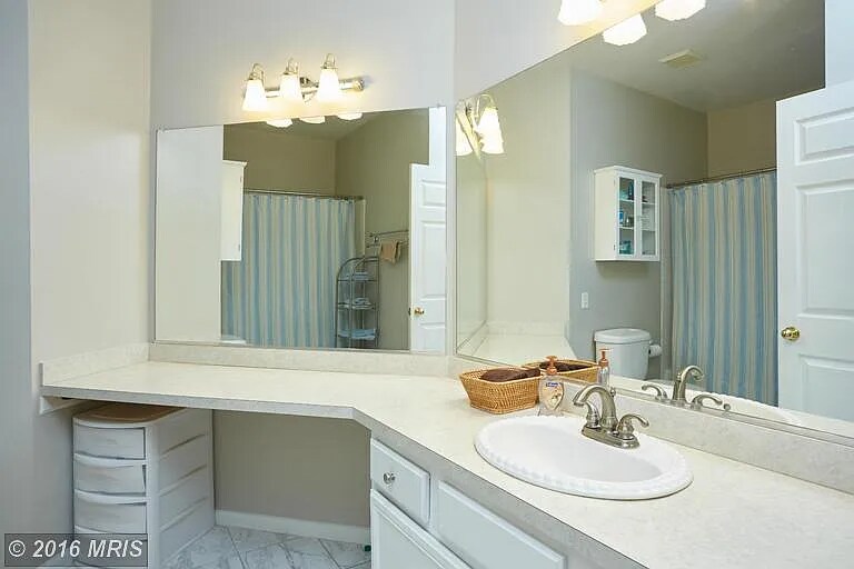 Building Photo - 20417 Riverbend Square