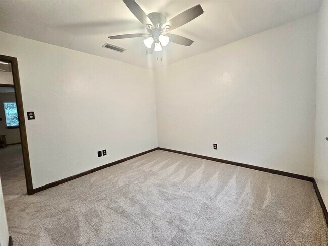 Building Photo - 2840 Blairstone Ct