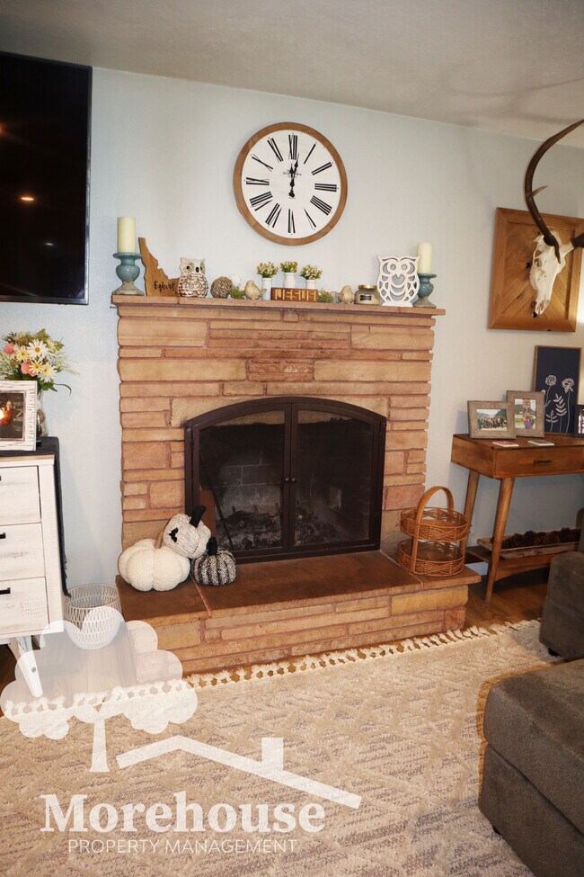 Building Photo - 10440 Meadow Lark Dr