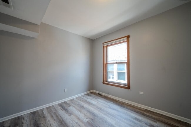 Building Photo - 7916 S Throop St