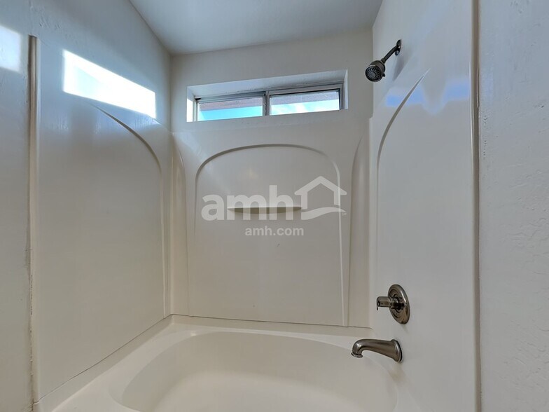 Building Photo - 31491 N Cactus Dr