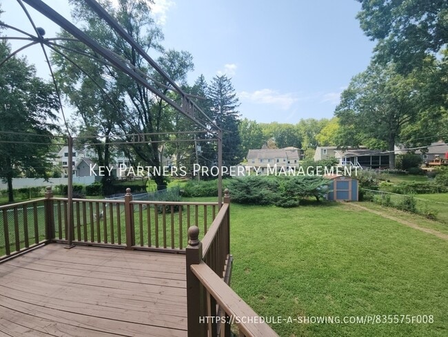 Building Photo - 5122 Clark-