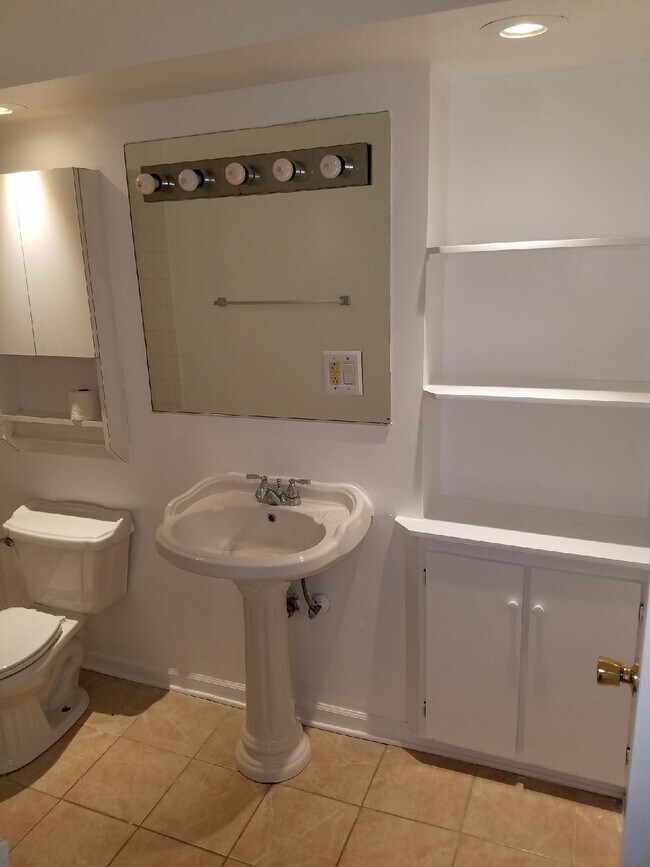 Building Photo - 2 E Dundee Quarter Dr