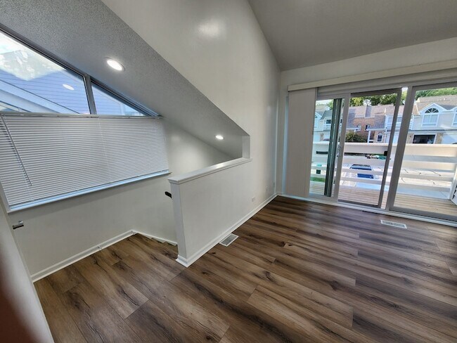 Building Photo - 1077 Courtland Dr
