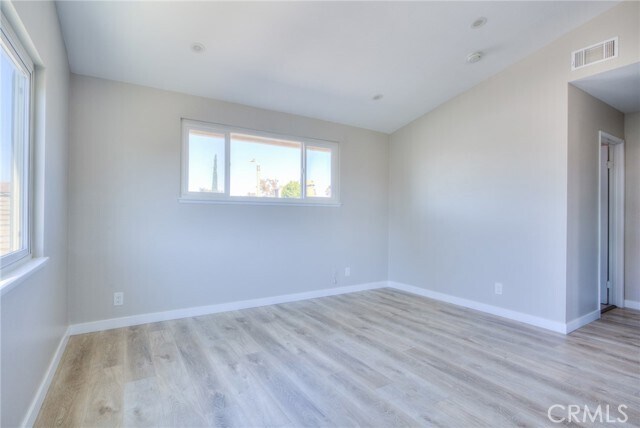 Building Photo - 15326 Swarens Ct