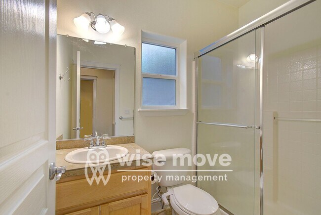 Building Photo - East Vancouver- Beautiful 5 bedroom