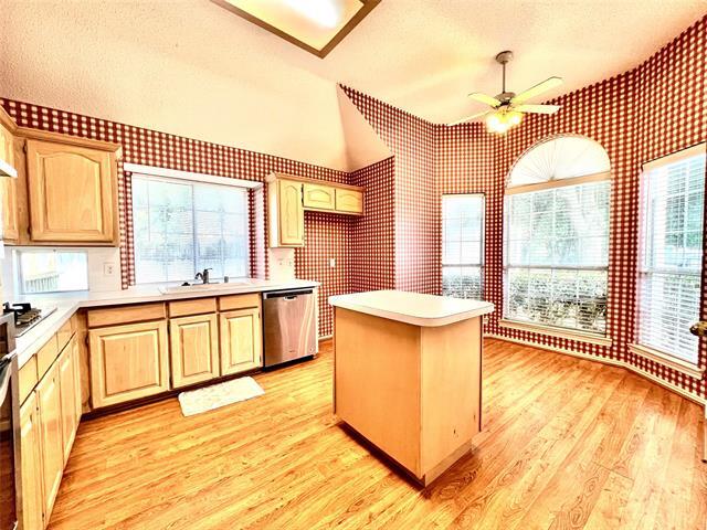 Building Photo - 1800 Quail Hollow Dr